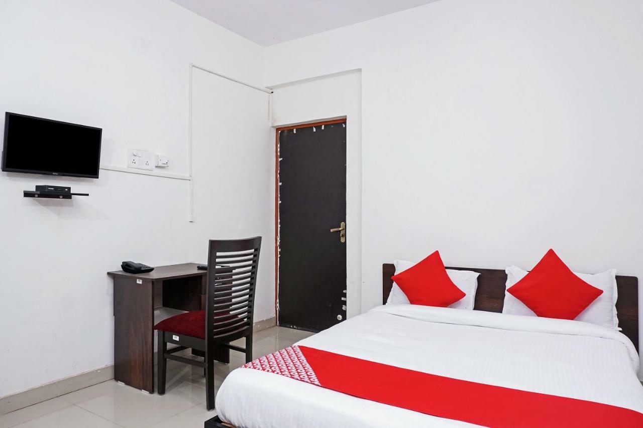 Hotel Oyo Flagship 16665 Laxmi Chowk Hinjewadi 3*